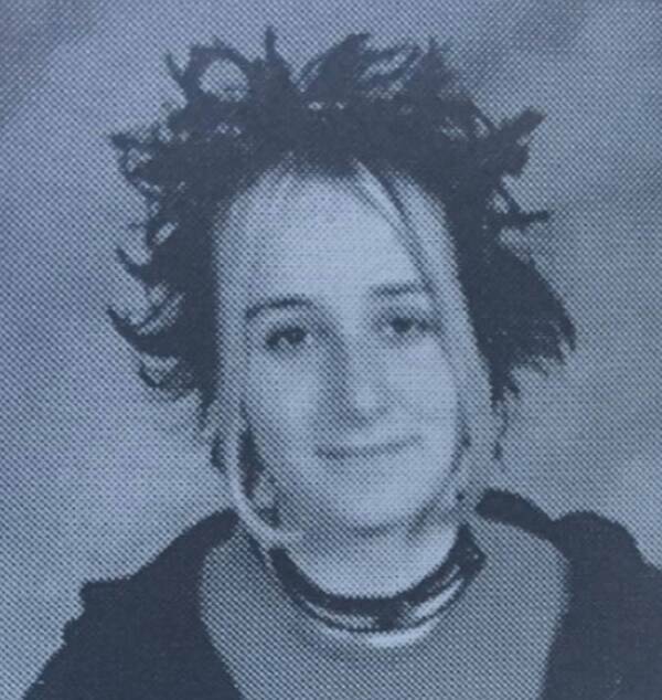 Cringe-Worthy Photos From The Past That People Wish They Could Forget Cringe-Worthy Photos From The Past That People Wish They Could Forget