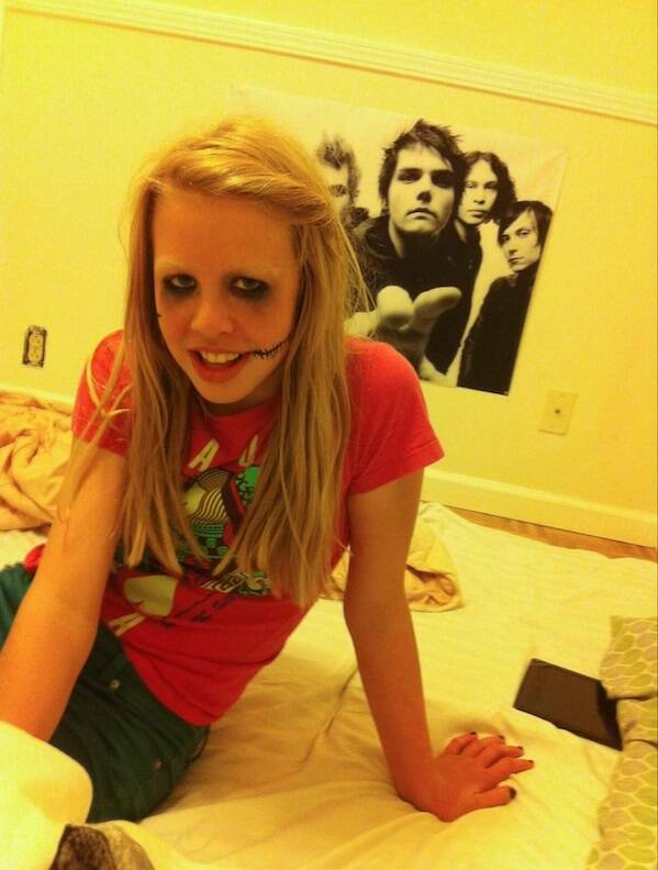 Cringe-Worthy Photos From The Past That People Wish They Could Forget Cringe-Worthy Photos From The Past That People Wish They Could Forget