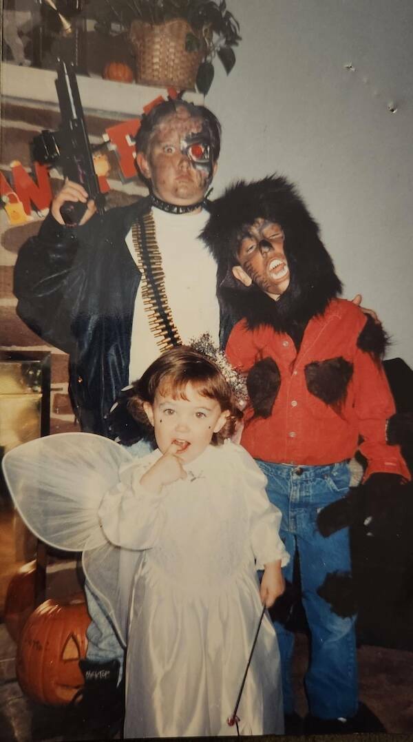Old-School Halloween Style That’s Both Spooky And Cool