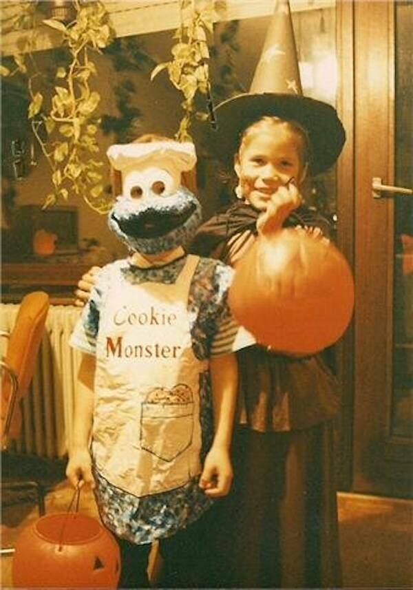 Old-School Halloween Style That’s Both Spooky And Cool