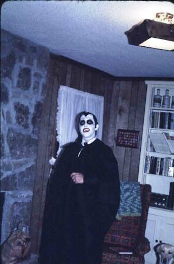 Old-School Halloween Style That’s Both Spooky And Cool