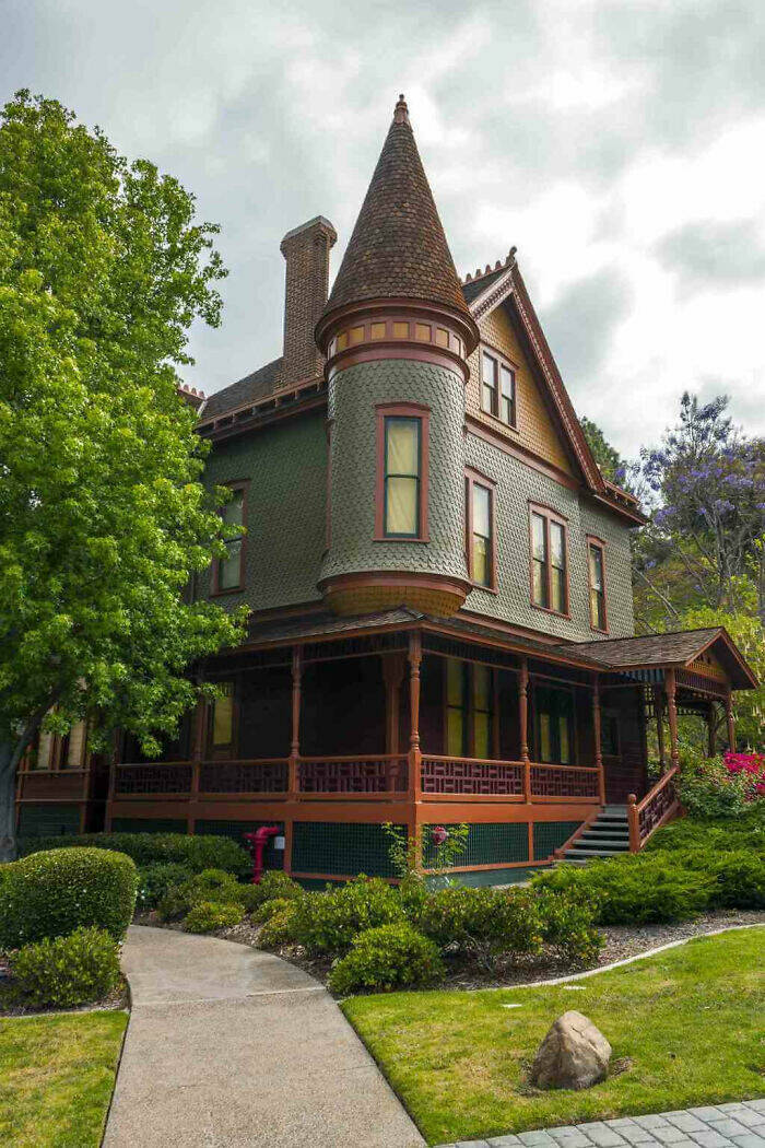 Century-Old Homes With Enduring Beauty And Charm