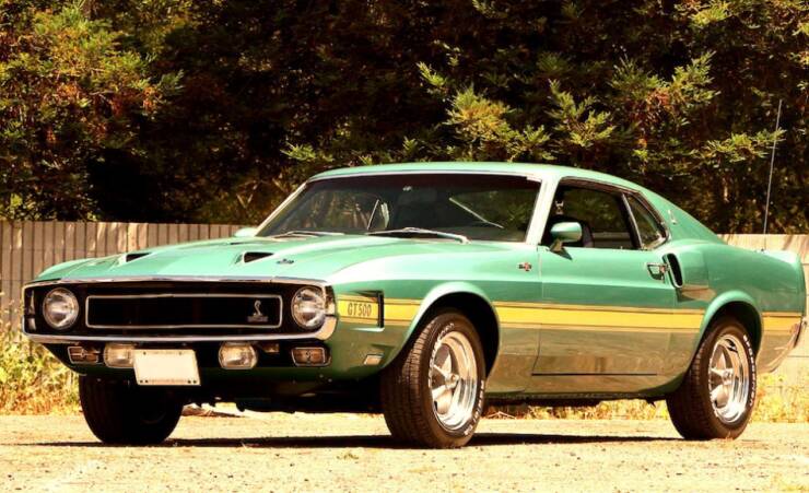 Jaw-Dropping Muscle Car Shots