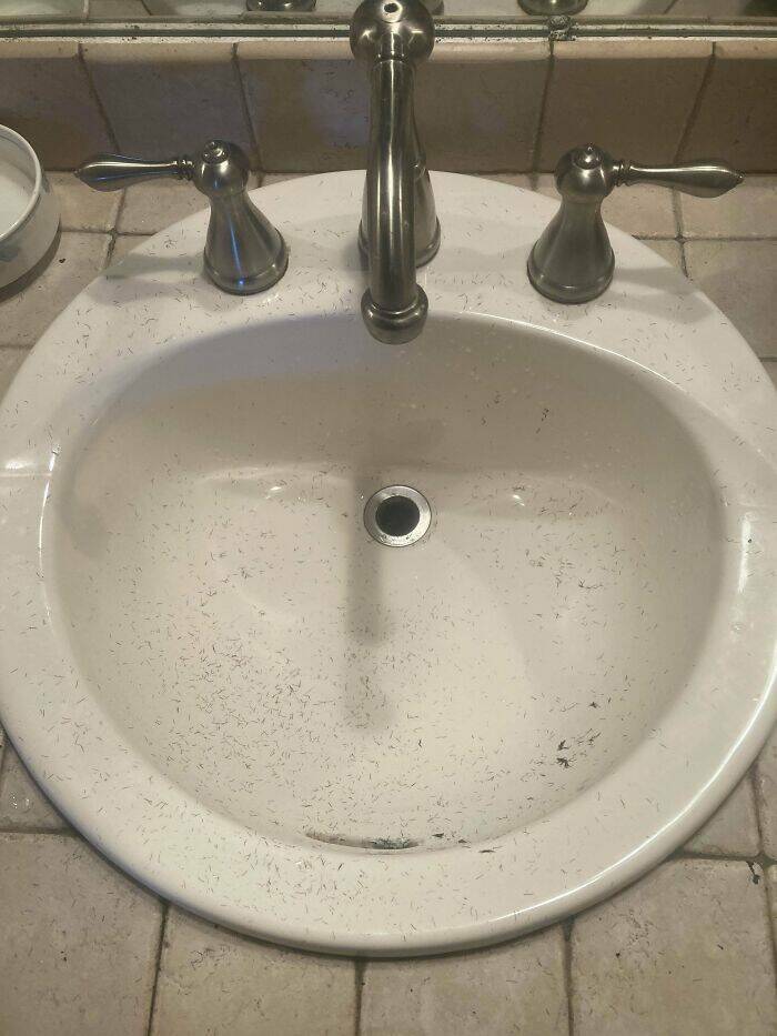 Annoying Things Boyfriends Do That Test Patience Daily