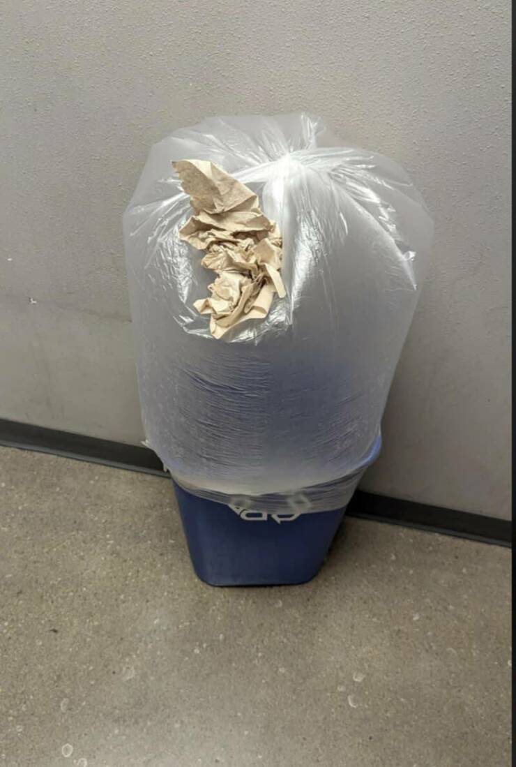 Hilarious Employee Fails You Can’t Help But Laugh At Hilarious Employee Fails You Can’t Help But Laugh At