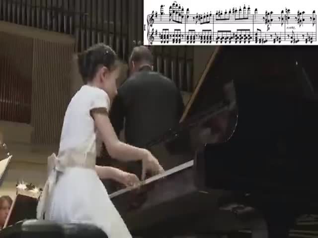 Young Alexandra Dovgan Plays Without Notes