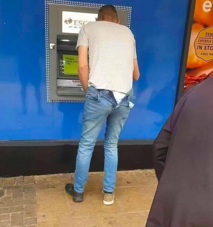 Unhinged Photos You Can’t Help But Find Hilarious Unhinged Photos You Can’t Help But Find Hilarious