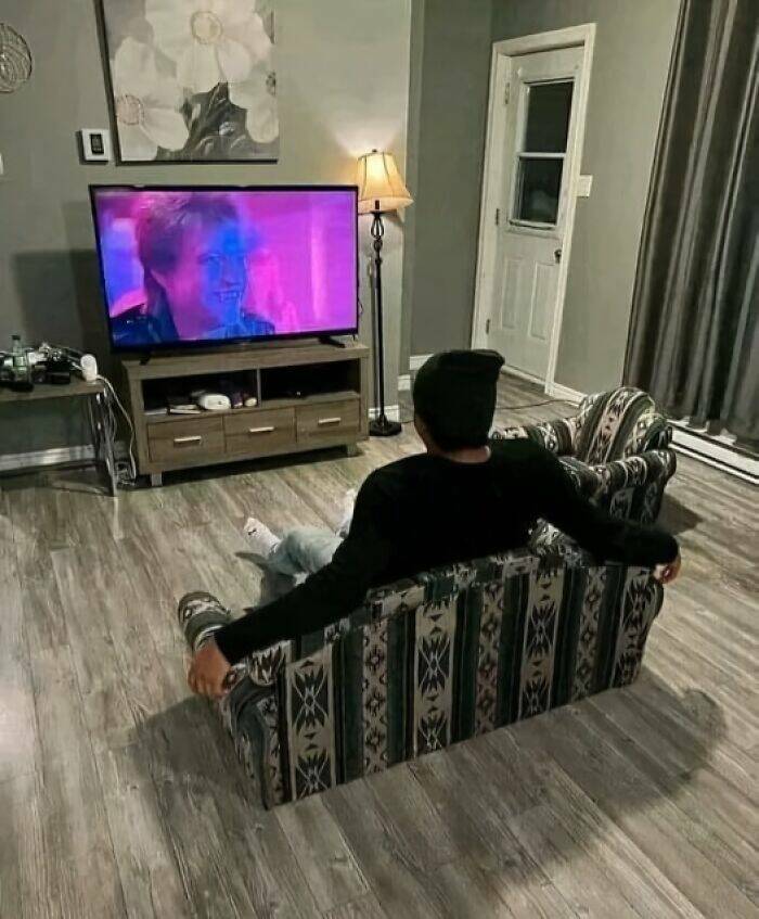 Unhinged Photos You Can’t Help But Find Hilarious Unhinged Photos You Can’t Help But Find Hilarious