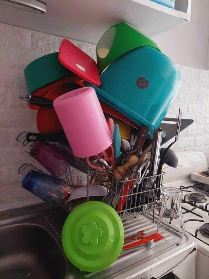 Unhinged Photos You Can’t Help But Find Hilarious Unhinged Photos You Can’t Help But Find Hilarious