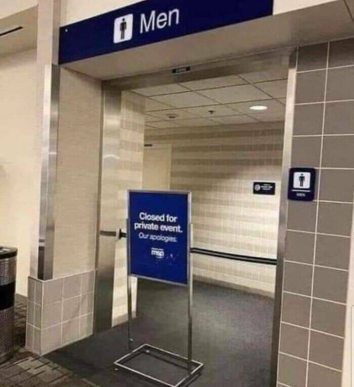 Unhinged Photos You Can’t Help But Find Hilarious Unhinged Photos You Can’t Help But Find Hilarious