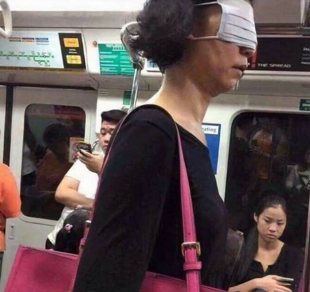 Weird And Funny Subway Passenger Pics