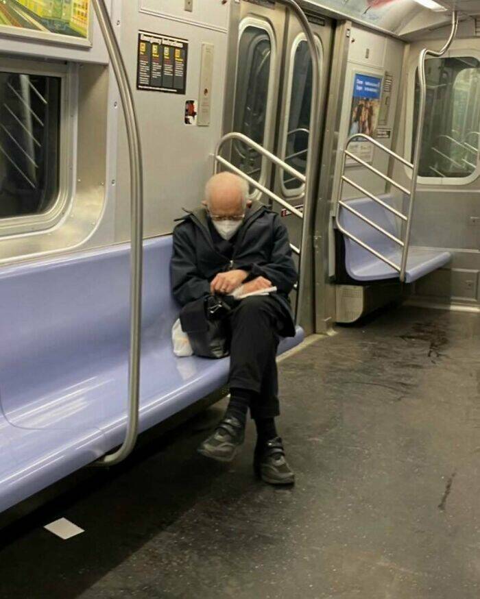 Weird And Funny Subway Passenger Pics