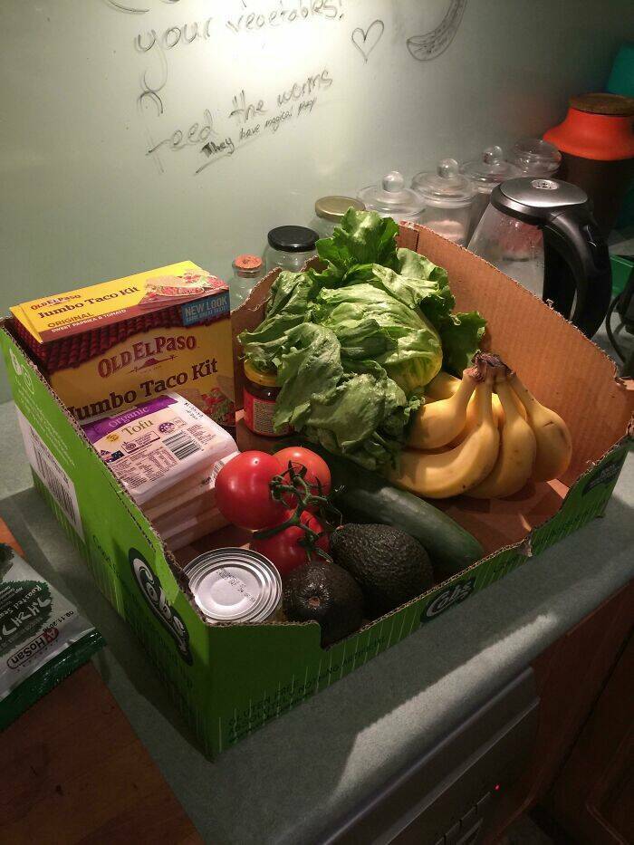 Grocery Shopping Hacks That’ll Save You Time & Money