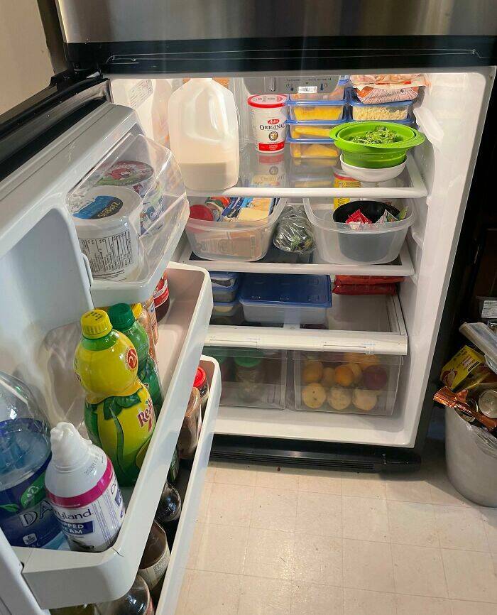 Grocery Shopping Hacks That’ll Save You Time & Money