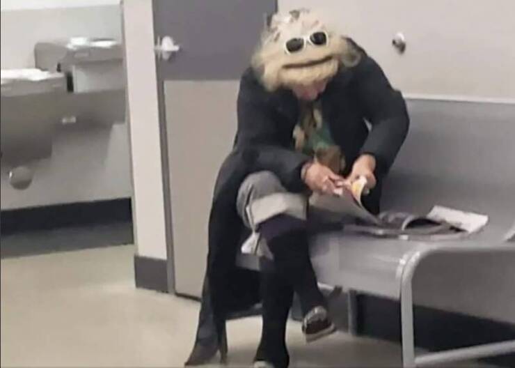 Hilarious Coincidences Captured At The Perfect Moment