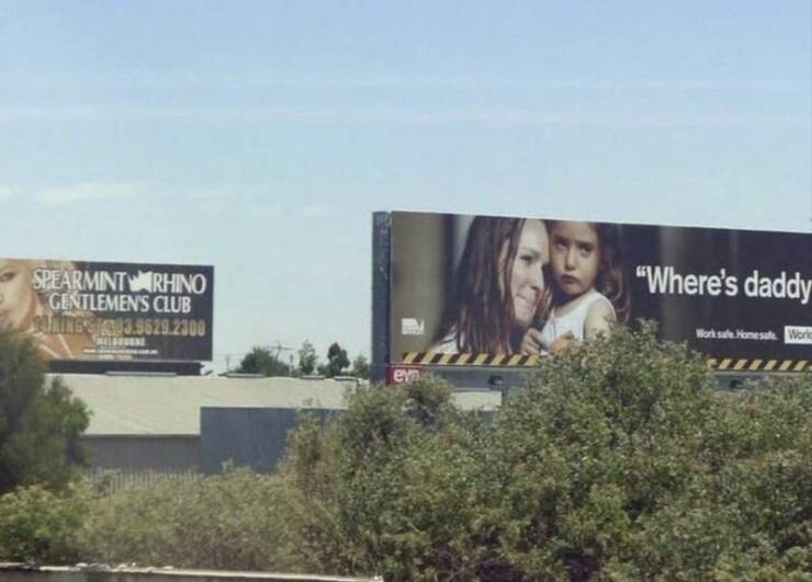 Hilarious Coincidences Captured At The Perfect Moment Hilarious Coincidences Captured At The Perfect Moment