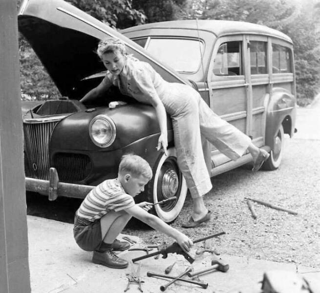 History Lovers Share Fascinating Photos & Little-Known Facts