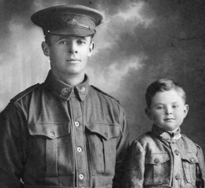 History Lovers Share Fascinating Photos & Little-Known Facts