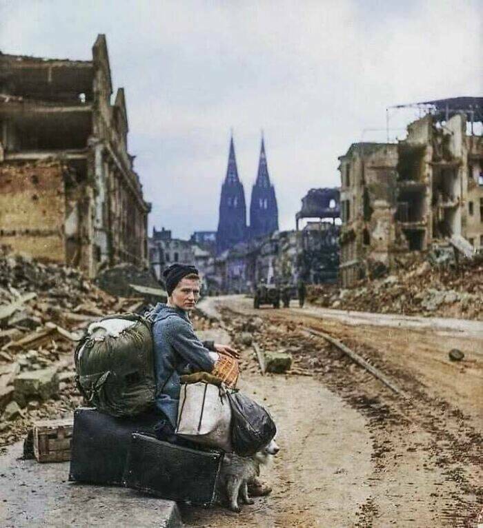 History Lovers Share Fascinating Photos & Little-Known Facts
