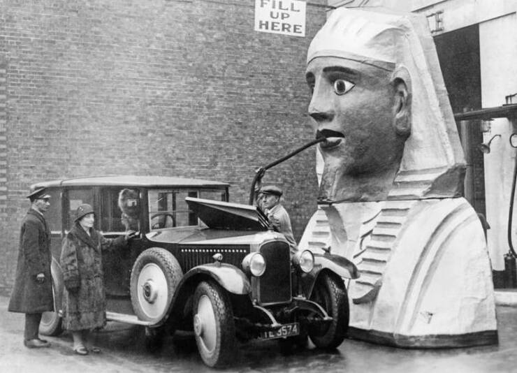 Bizarre Historical Photos That Prove The Past Was Wild
