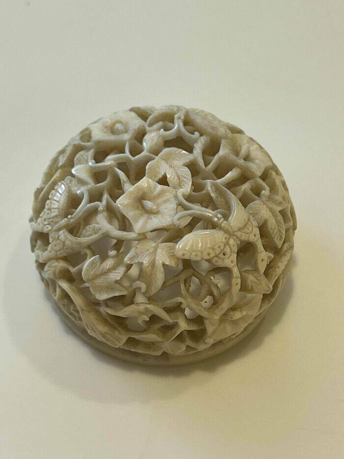 What Is This Thing? The Internet Cracks The Case