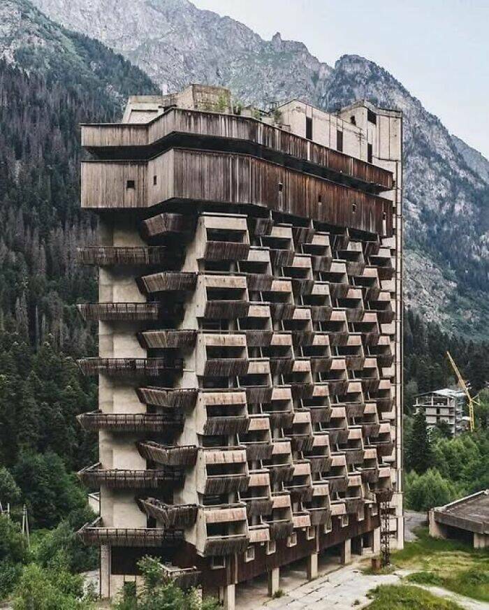 Architectural Nightmares That Shouldn’t Exist