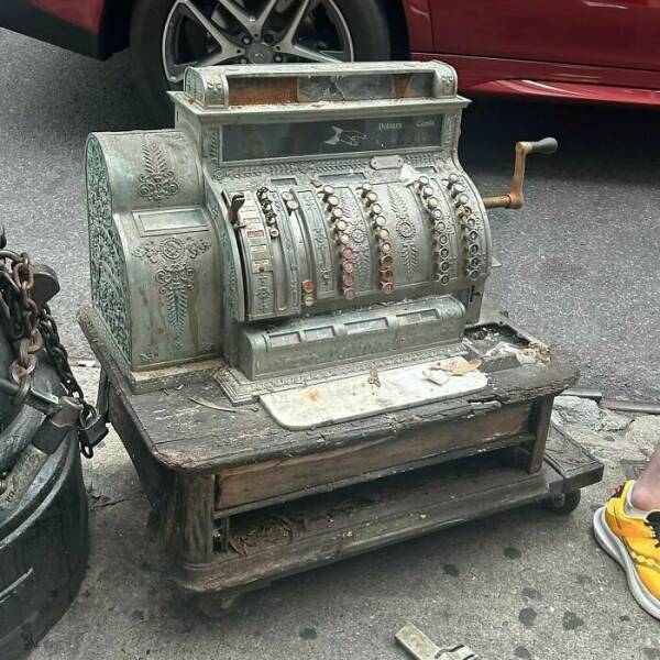 Unbelievable Things People Found On The Streets Of New York