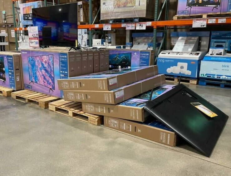 Entitled Customers Who Took “Karen” To The Next Level