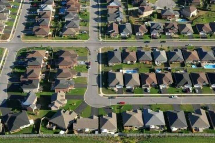 Dystopian Cityscapes That Look Fictional But Aren’t