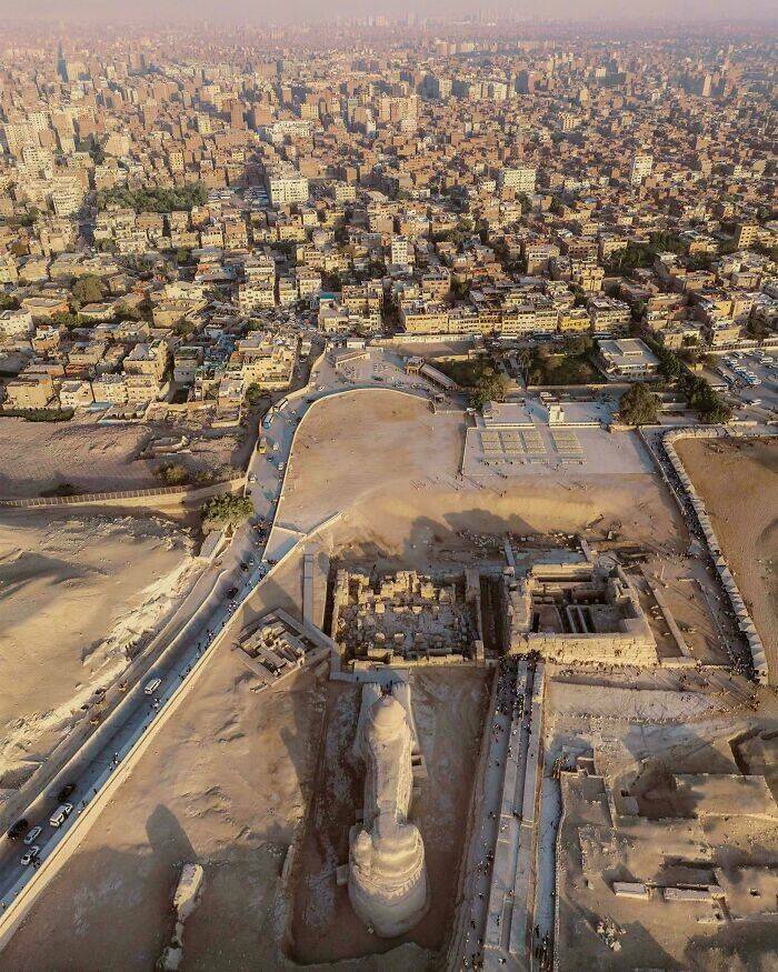 Dystopian Cityscapes That Look Fictional But Aren’t