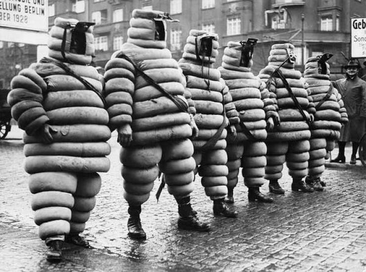 Rare 1900s Photos That Reveal A Completely Different World