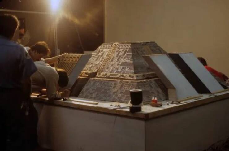 How Blade Runner  Built Its Dystopian World In Miniature