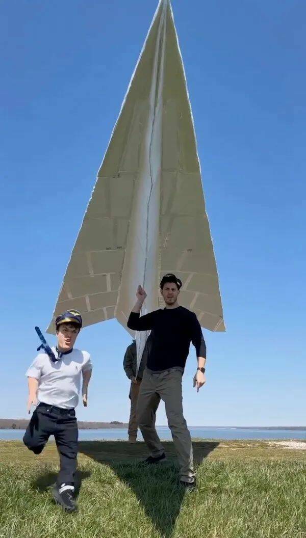 We’re Not Alone… The Giants Are Here! We’re Not Alone… The Giants Are Here!