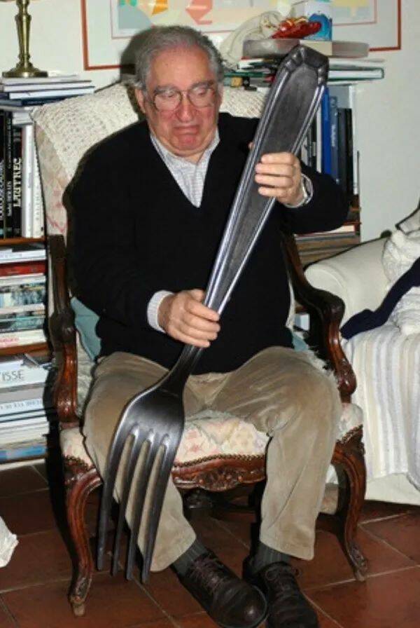 We’re Not Alone… The Giants Are Here! We’re Not Alone… The Giants Are Here!