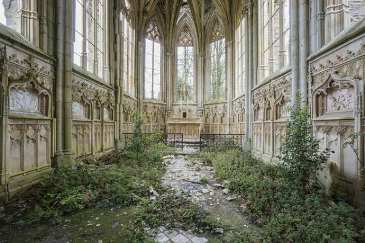 Hauntingly Beautiful Abandoned Places Around the World