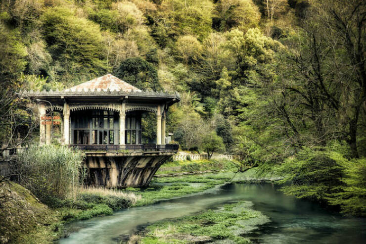 Hauntingly Beautiful Abandoned Places Around the World