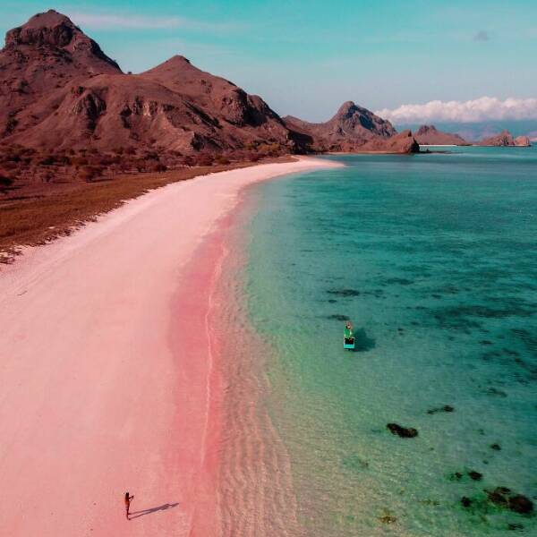 The World’s Most Unique And Beautiful Shorelines