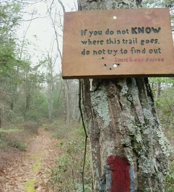 Hilarious Signs That Deserve A Standing Ovation