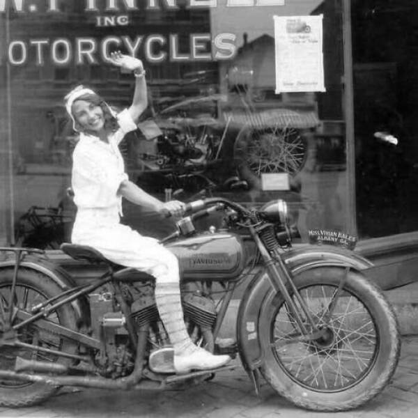 Photographs That Froze History In A Single Moment