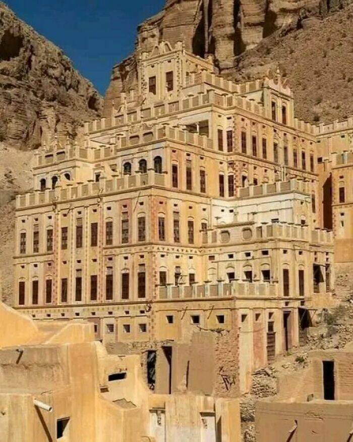 Photographs That Froze History In A Single Moment