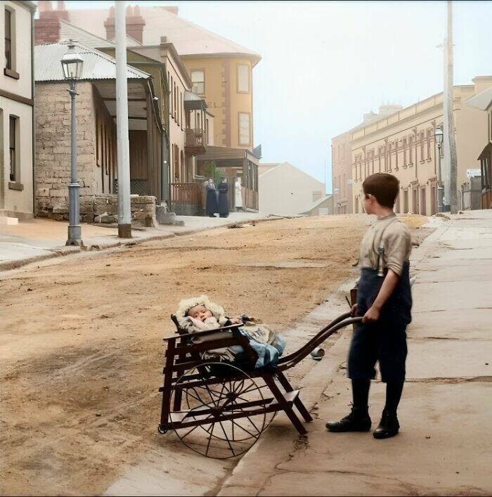 Photographs That Froze History In A Single Moment