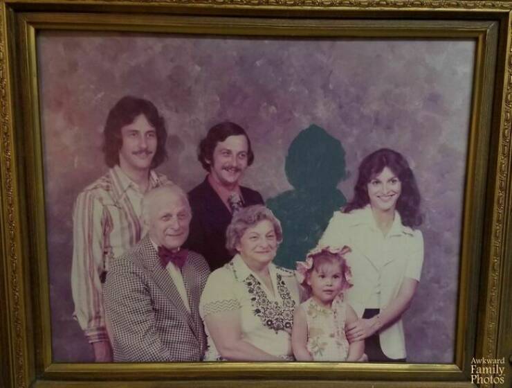 Cringe-Worthy Family Photos That Deserve The Spotlight