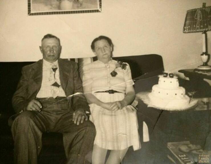 Cringe-Worthy Family Photos That Deserve The Spotlight