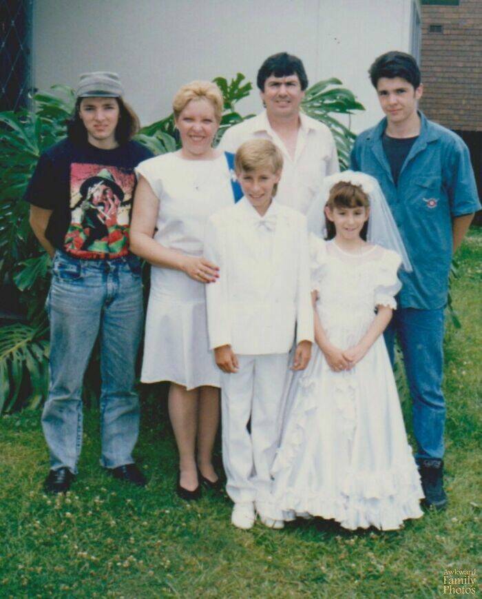 Cringe-Worthy Family Photos That Deserve The Spotlight