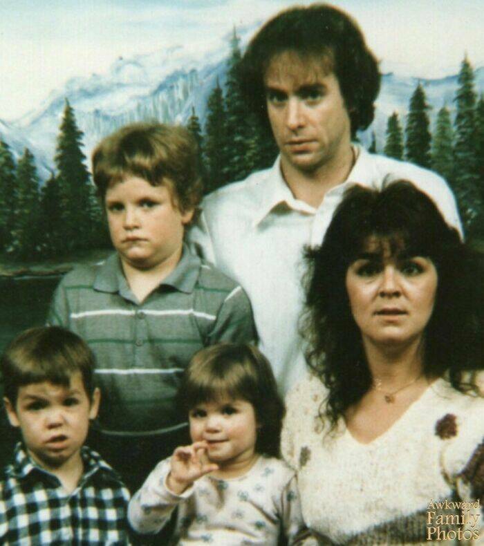 Cringe-Worthy Family Photos That Deserve The Spotlight