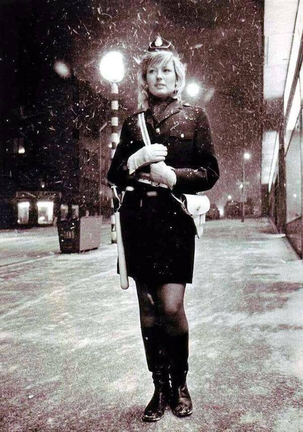 Vintage Swag That Puts Our Selfies To Shame