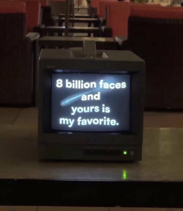 Feel-Good Moments That Made The Internet Smile Feel-Good Moments That Made The Internet Smile