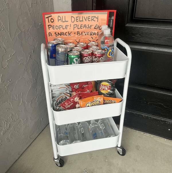 Feel-Good Moments That Made The Internet Smile Feel-Good Moments That Made The Internet Smile