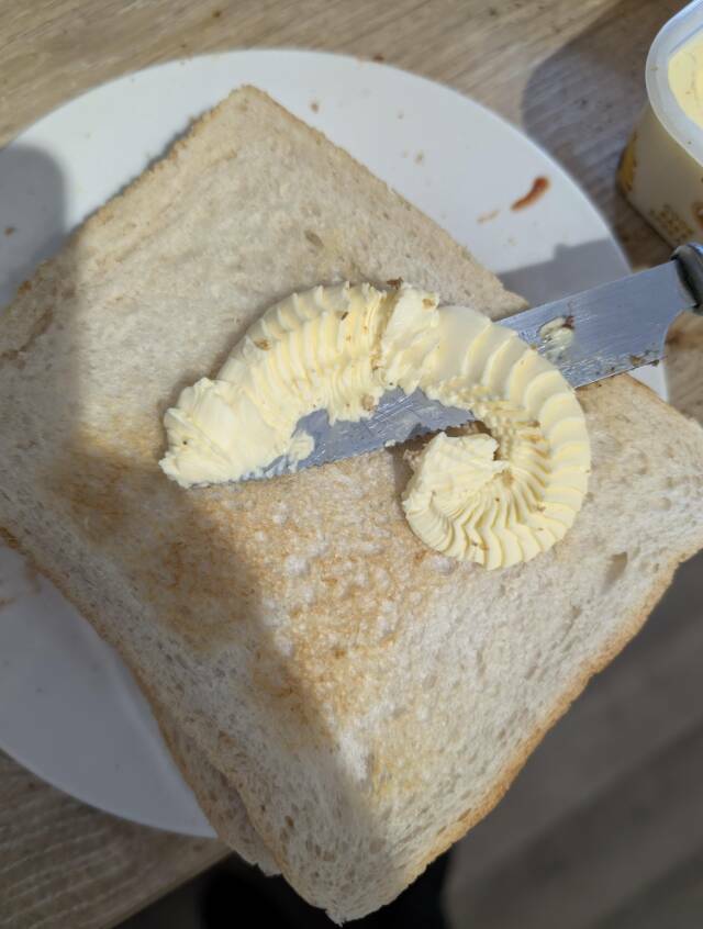 Satisfyingly Subtle Oddities From Everyday Life