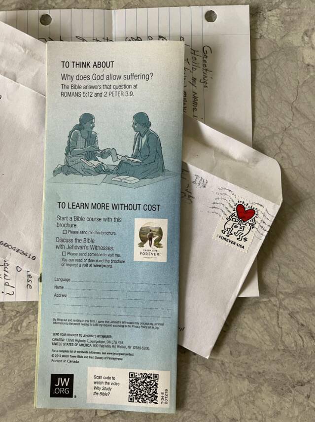 Satisfyingly Subtle Oddities From Everyday Life